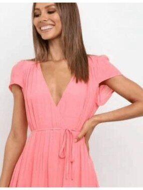 Petal + Pup Coral Short Sleeve Lightweight V-Neck Mini Ovella Dress Size 10